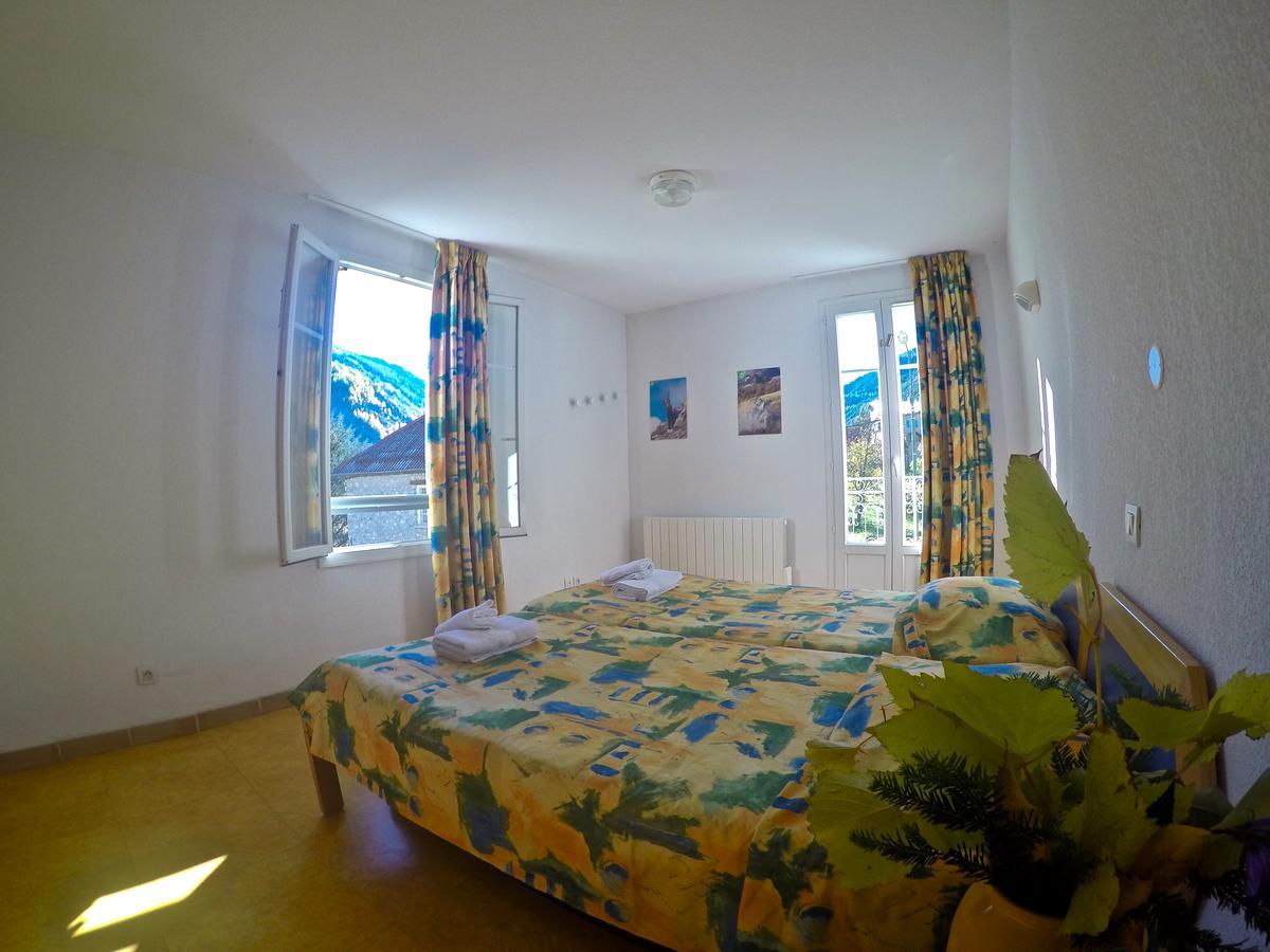 Le Rabuons Hotel Saint-Étienne-de-Tinée Eksteriør billede